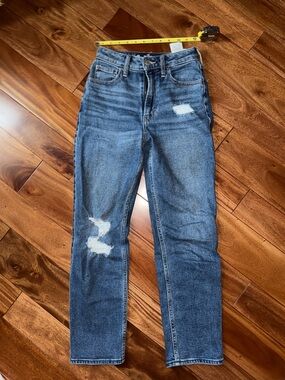 Hollister Women's Straight-Leg Distressed Medium Blue Jeans